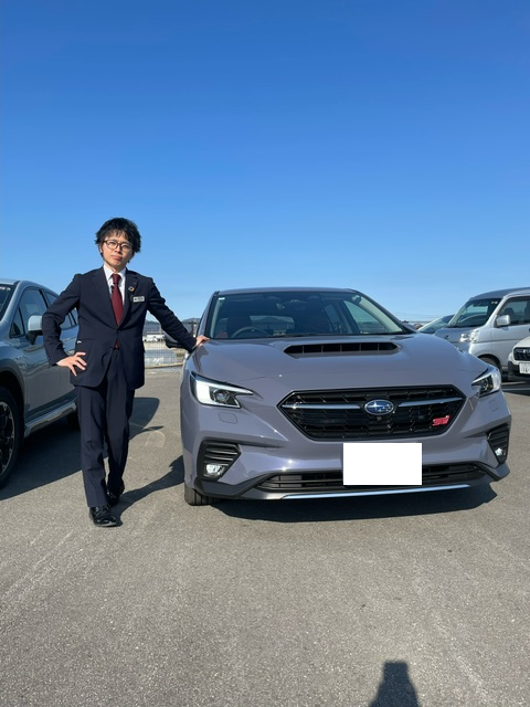 CA桒田、レヴォーグを買う。